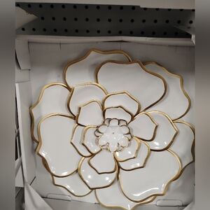 New Elegant White and Gold Wall Flower Decor